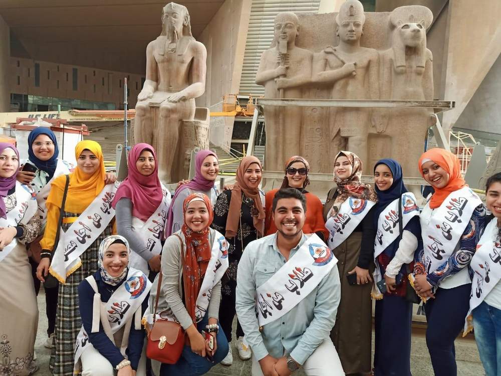  طلاب جامعة المنيا في زيارة للمتحف المصري الكبير