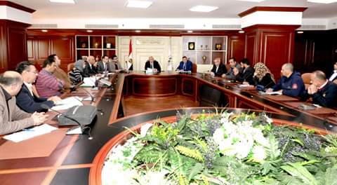 لبحث استكمال المرافق بمنطقة أبو راضى الصناعية محافظ بني سويف يعقد اجتماعا بلجنة مكتب فني مجلس الوزراء 