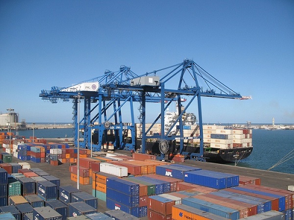 هيئة ميناء دمياط توضح حقيقة التجويف الداخلي برصيف الحاويات القابضة للنقل البحري