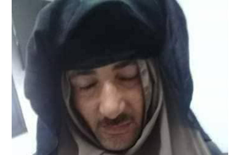 فيديو وصور .. ضبط رجل يرتدي النقاب للتحرش بالسيدات في مستشفى الرمد بدمياط