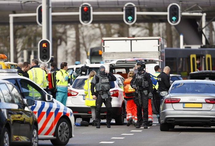 بالفيديو والصور حادث إطلاق نار وسط هولندا وسقوط مصابين