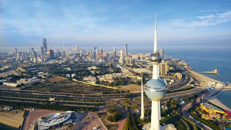 بالأسماء مصرع 3 عمال مصريين إثر انهيار سقف مسجد في الكويت