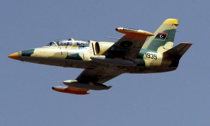 طيران حكومة الوفاق يقصف معسكرات لقوات حفتر بغريان


