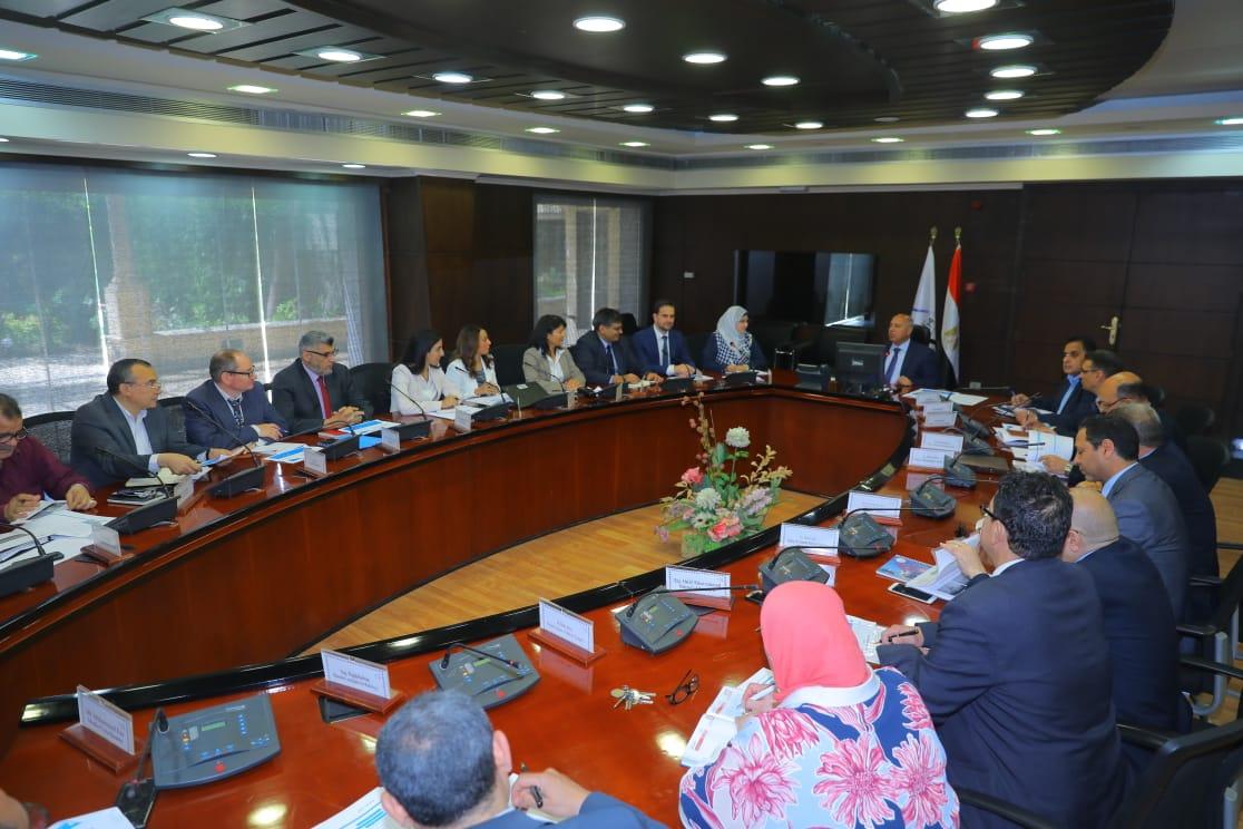 الوزير يبحث مع وفد البنك الدولي موقف المشروعات المشتركة وسبل دعم وتطوير منظومة النقل بمصر