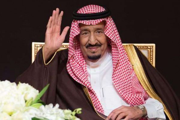 الملك سلمان يهنئ الأمة الإسلامية بعيد الفطر.. ويؤكد أن المملكة ستبقى دوماً في خدمة قضايا الأمة ودعم السلام