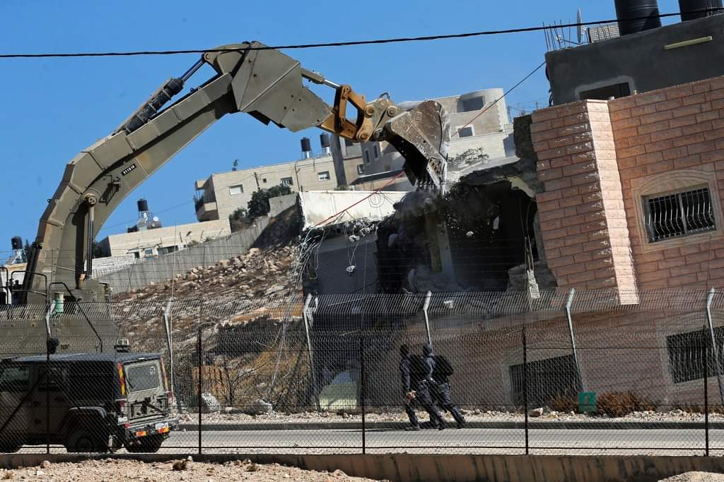كيان الاحتلال الإسرائيلي يشرع بعمليات هدم في واد الحمص جنوب شرق القدس