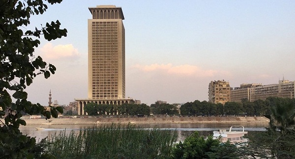 شخص يتعدى على القنصلية المصرية في الكويت ويهدد بتفجيرها 