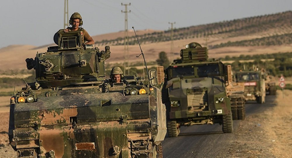 مكونة من 12 مركبة حاملات جنود مدرعة.. تركيا ترسل تعزيزات عسكرية جديدة إلى الحدود السورية