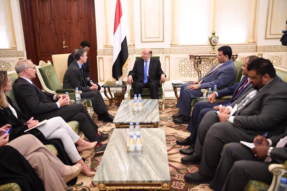 الرئيس اليمني يبحث مع وزير الخارجية البريطانية تطورات الأوضاع وتداعيات التمرد الجنوبي