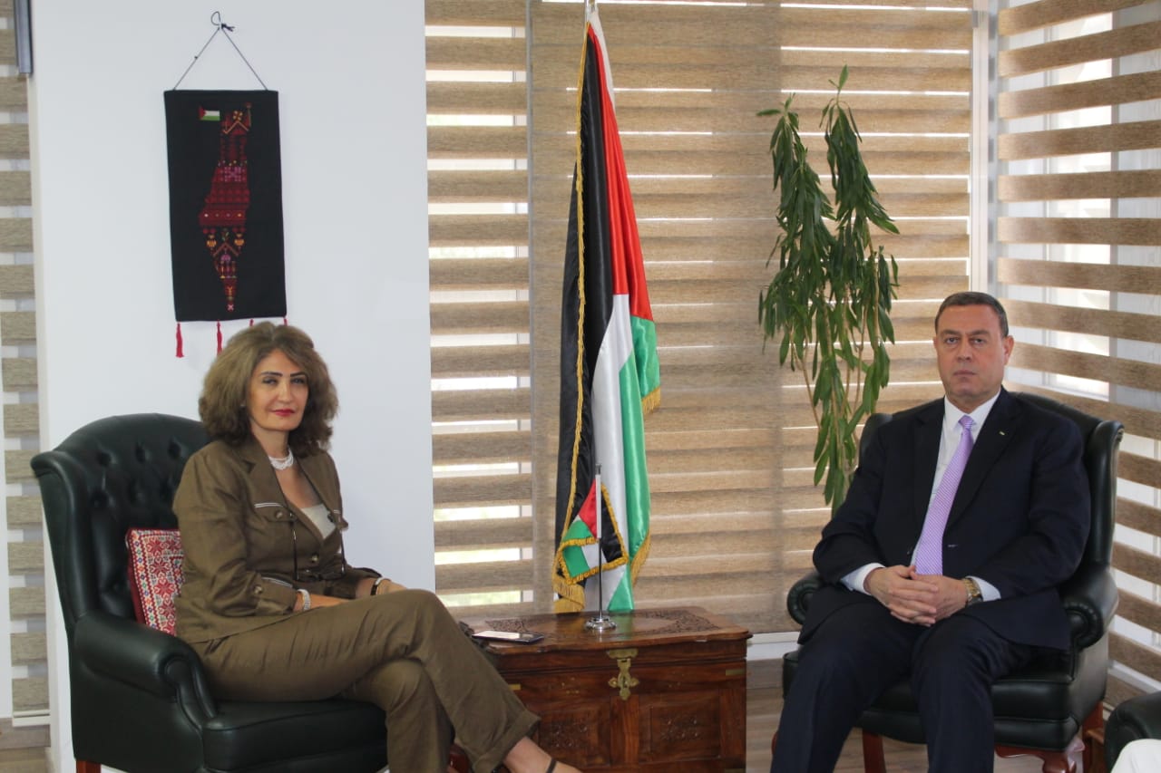 السفير دياب اللوح يبحث أوضاع اللاجئين في مصر مع رئيس مكتب الأونروا بالقاهرة 