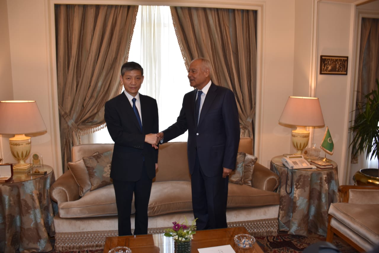 سفير الصين الجديد يقدم أوراق اعتماده لجامعة الدول العربية