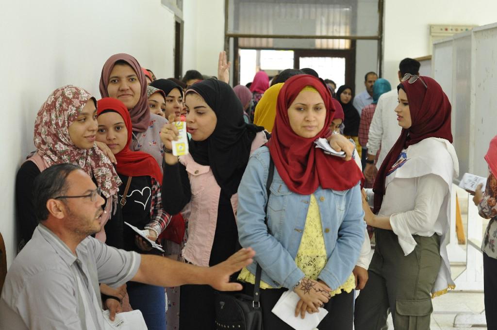 10752 طالب وطالبة يؤدون الكشف الطبي بجامعة المنيا  


