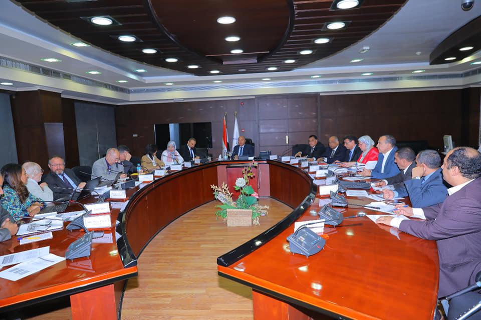 كامل الوزير يبحث مع البنك الدولي دعم وتطوير مجال النقل البحري والسكك الحديدية بمصر