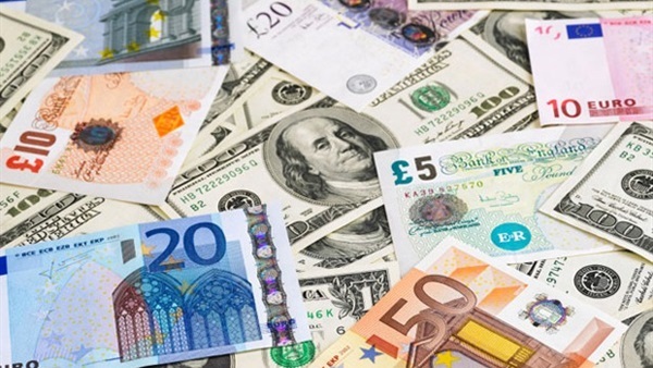 الدولار يحافظ على استقراره أمام الجنيه المصري بينما تتراجع العملات الأجنبية