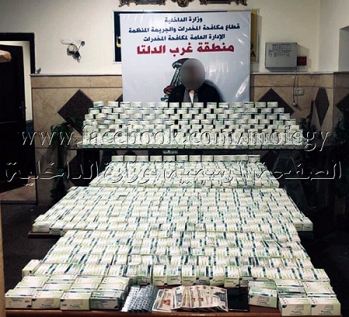 ضبط أحد العناصر الإجرامية بالإسكندرية.. وبحوزته 85 ألف قرص مخدر لعقار التامول