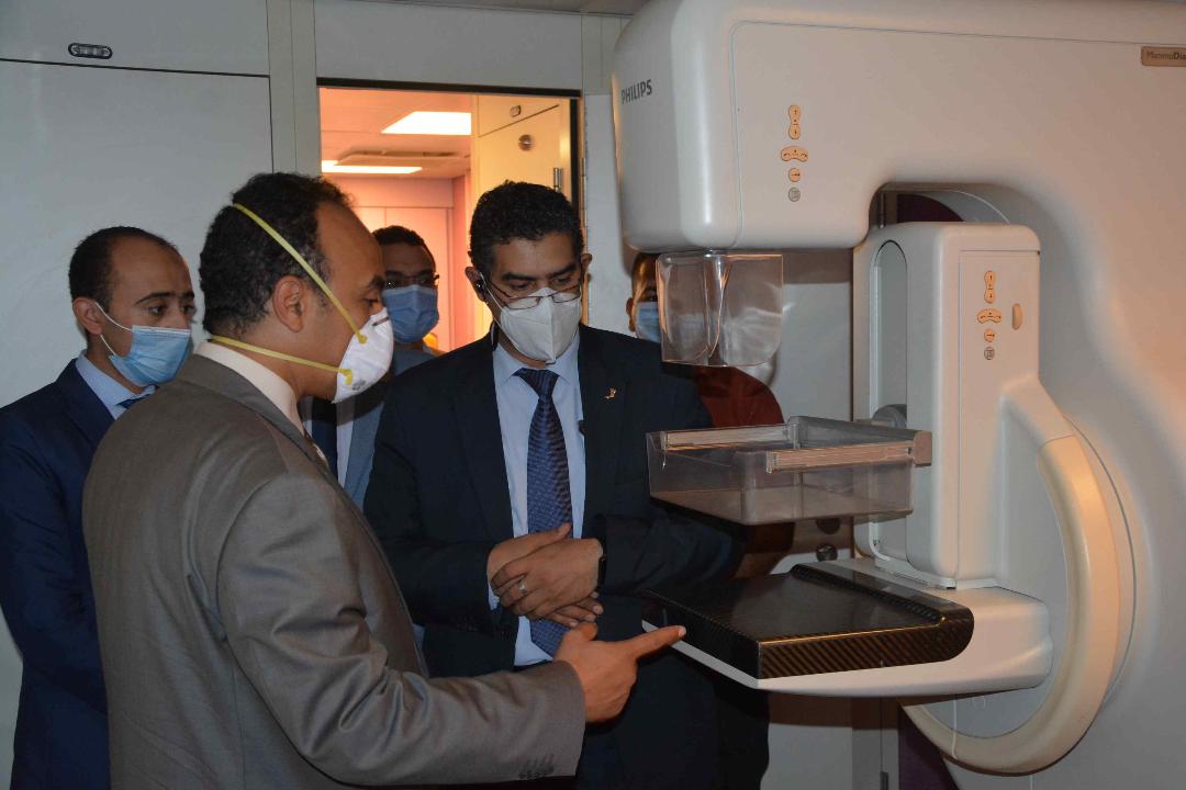 ضمن مبادرة 100 مليون صحة نائب محافظ المنيا يتابع وحدة الكشف المبكر عن أورام الثدي بمركز ملوى