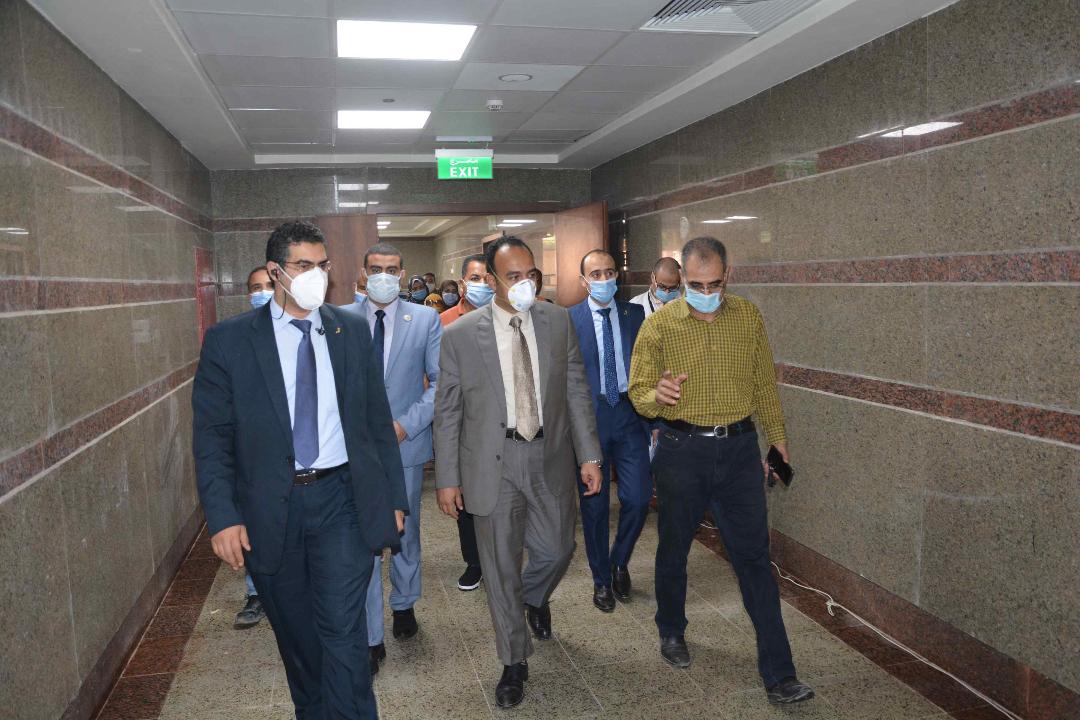 نائب محافظ المنيا يتفقد مستشفى ديرمواس المركزى تمهيداً لافتتاحها