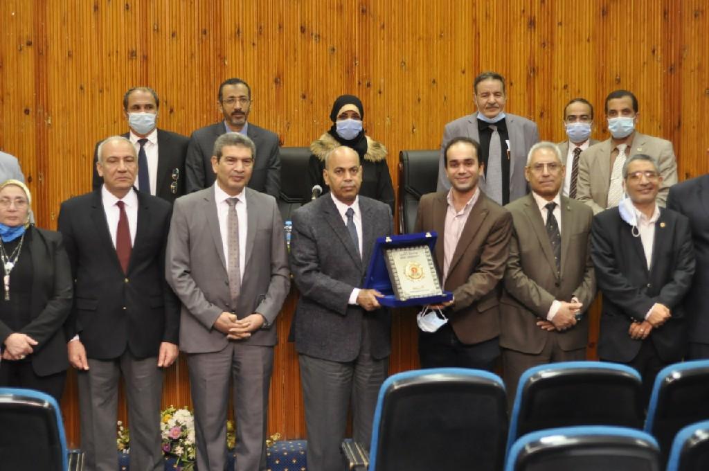 مجلس جامعة المنيا يُعلن: افتتاح مستشفى الكبد تجريبيًا تمهيدًا لافتتاحها قريباً
