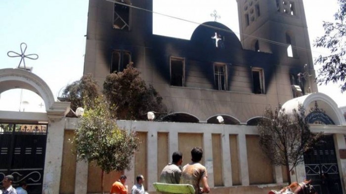 السجن المشدد 10 سنوات على متهم فى إعادة محاكمته بحرق كنيسة كفر حكيم

