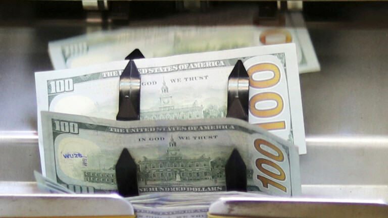 الدولار يسجل تراجعا جديدا أمام الجنيه المصري في نهاية تعاملات الخميس
