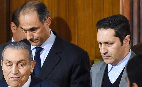 براءة علاء وجمال مبارك و6 آخرين بـ«التلاعب في البورصة»
