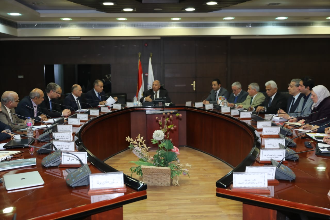 وزير النقل يتابع الموقف التنفيذي لأعمال إنشاء المحطة متعددة الأغراض بميناء الاسكندرية 