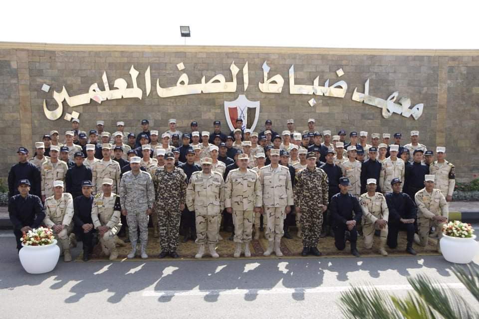 القوات المسلحة تستضيف طلبة معهد معاونى الأمن للتعايش مع ضباط الصف المعلمين