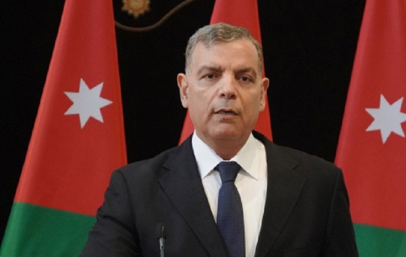 الأردن يحظر السفر لسوريا ولبنان والضفة ويوقف الحركة البرية مع العراق والبحرية مع مصر 