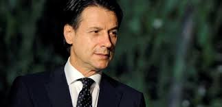 كورونا يفتك باقتصاد إيطاليا ويقوده للانكماش والداخلية الإيطاليه تجدد حظر التجوال 