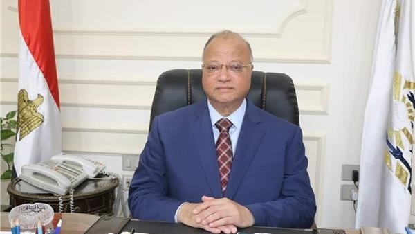 محافظ القاهرة  يكرم ٢٥ من القائمين على تنفيذ مبادرة رئيس الجمهورية 