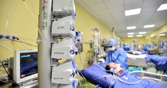 السويد تسجل 2400 إصابة و71 وفاة جديدة بفيروس كورونا 
