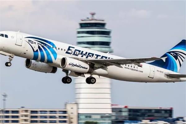 مصر للطيران: بلاغ كاذب أعاد طائرة متجهة إلى موسكو بعد إقلاعها بـ 22 دقيقة
