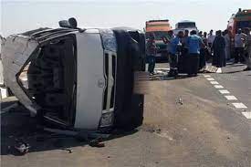 إصابة 8 أشخاص في انقلاب سيارة بالطريق الصحراوي في الشرقية


