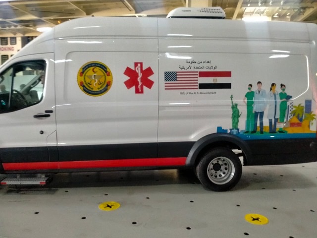 الولايات المتحدة تهدي وزارة الدفاع المصرية مركبات متنقلة لاختبار فيروس كورونا 