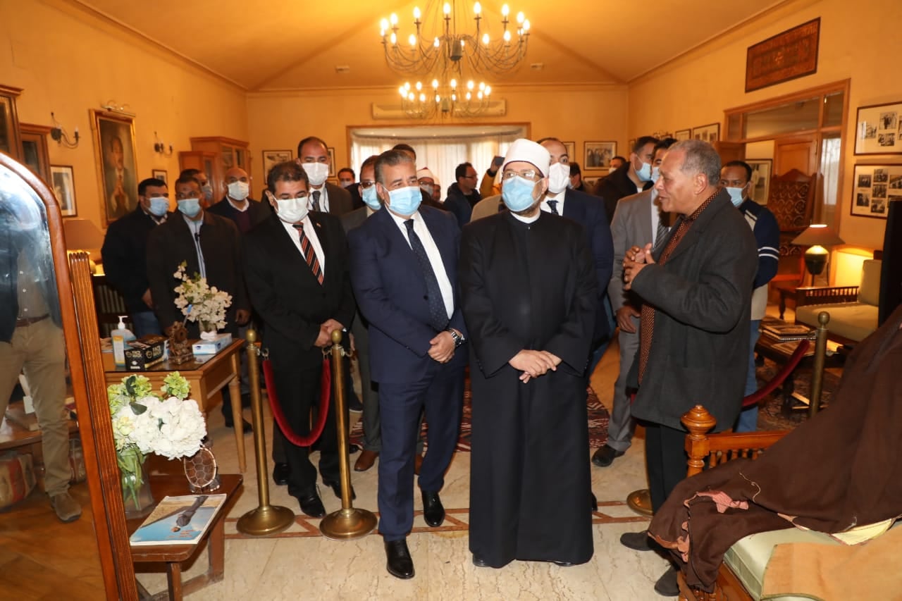 وزير الأوقاف ومحافظ المنوفية يزوران متحف الرئيس الراحل أنور السادات بمسقط رأسه
