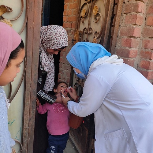 230 فرقة طبية متحركة تشارك في حملة التطعيم ضد شلل الأطفال في الصف جنوب الجيزة