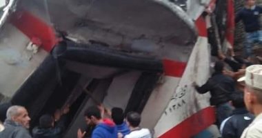 اصطدام قطارين وخروج 3 عربات عن القضبان فى مركز طهطا بسوهاج