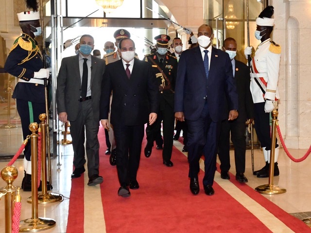 بالصور .. تفاصيل لقاءات الرئيس السيسي فى السودان وأبرز الملفات المطروحة 