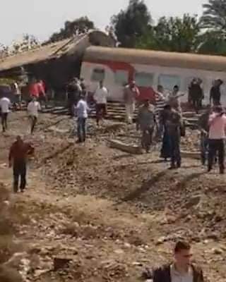 مصادر: إصابة ١٠٣ شخصا في حادث إنقلاب قطار بالقليوبية