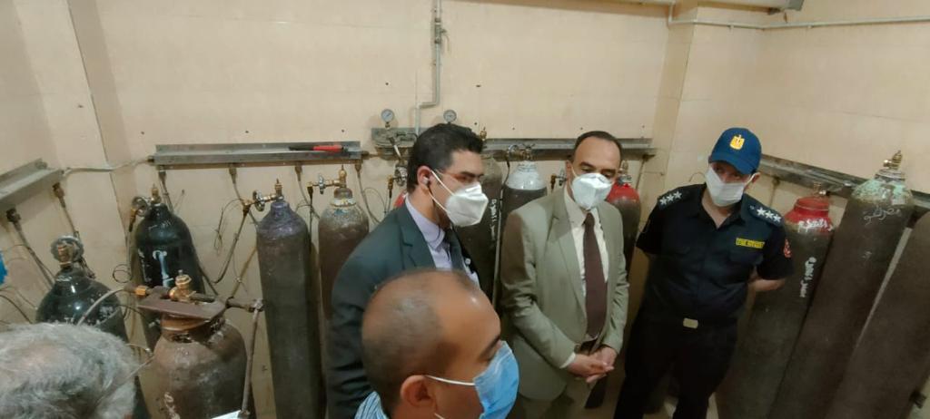 نائب محافظ المنيا يتابع سير العمل بمنظومة شبكات الأكسجين بعدد من المستشفيات