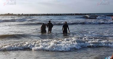 الإنقاذ النهرى ينتشل جثمان شاب غرق بشاطئ السلام في العجمى بالإسكندرية 
