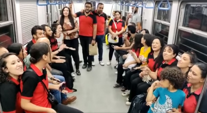 ترنيمة فريق أغابي في مترو الأنفاق والتي أثارت الجدل على مواقع التواصل