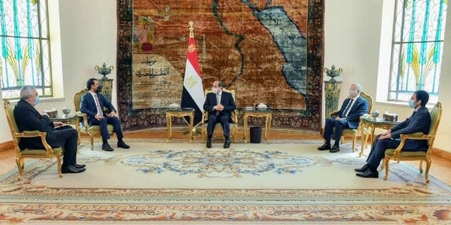 الرئيس السيسى يؤكد رفض مصر كافة التدخلات الخارجية فى شؤون العراق