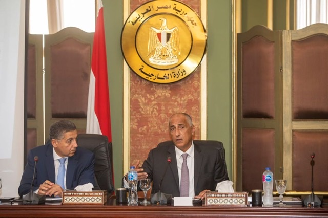 محافظ البنك المركزي يلتقي سفراء مصر المنقولين للعمل بالخارج