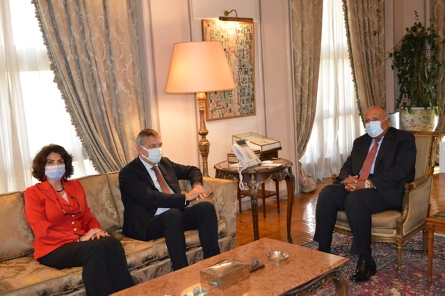وزير الخارجية يبحث مع مفوض الأونروا سبل دعم ومساندة اللاجئين الفلسطينيين
