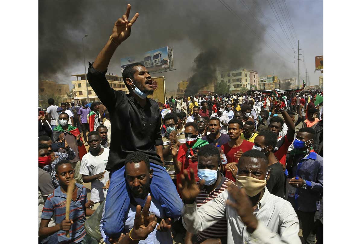 قراءة هادئة لما يحدث في السودان .. اختلافات أساسية بين 25 اكتوبر و3 يوليو