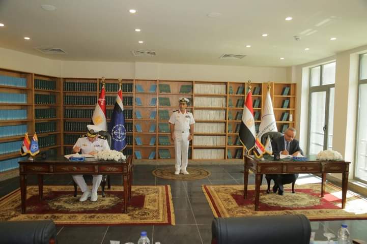 الكلية البحرية توقع بروتوكول تعاون مع مكتبة الأسكندرية لإنشاء سفارة معرفة