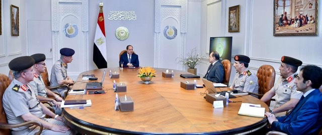 السيسي يطلع على تطوير مساحات الأراضي الفضاء غير المستغلة بمحافظة القاهرة 