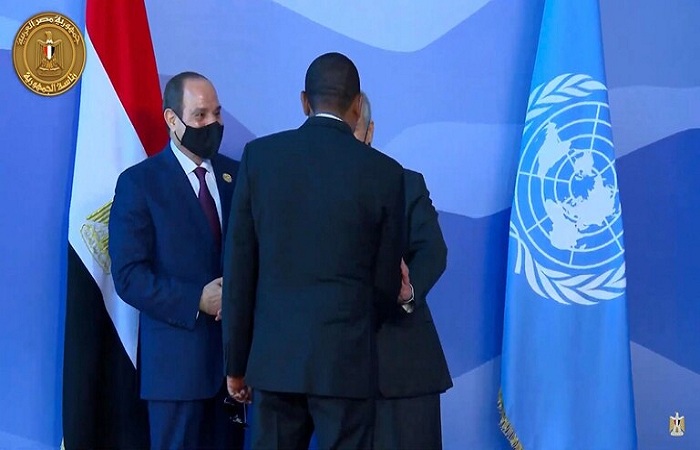 بالفيديو .. لحظة استقبال الرئيس السيسي لرئيس وزراء أثيوبيا 