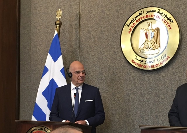 وزير خارجية اليونان : الحكومة المنتهية ولايتها لا تمثل الشعب الليبي 